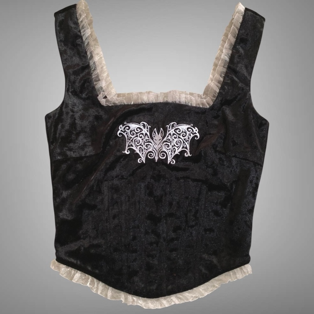 NWT “SOME GIRLS BITE” blk velveteen corset top w/embroidered bat,ruffle trim-XXS